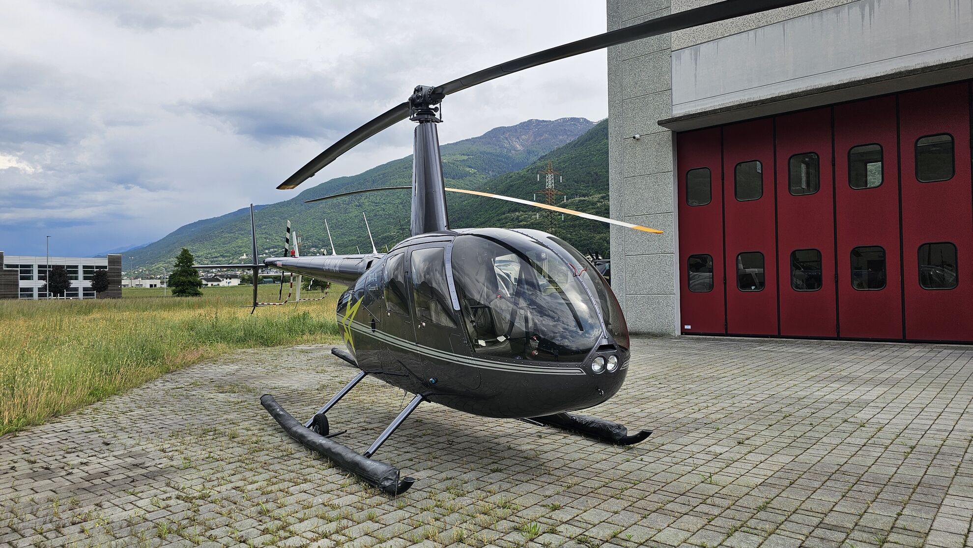 Robinson R44 Clipper II 3A-MCA (OE-XDT) Robinson R44 Clipper II 3A-MCA (OE-XDT)