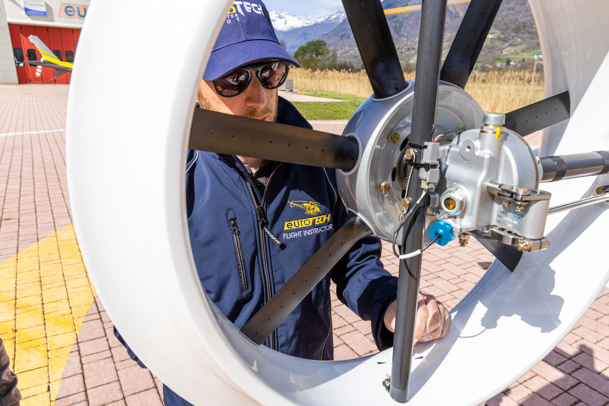 Becoming a Helicopter Pilot Is Now More Accessible with Eurotech and Intesa Sanpaolo’s “Per Merito” Loan