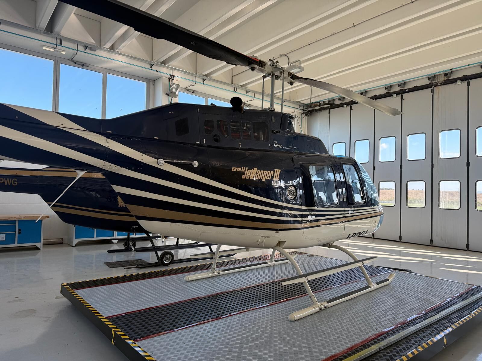 Bell 206B JRIII I-ROGI